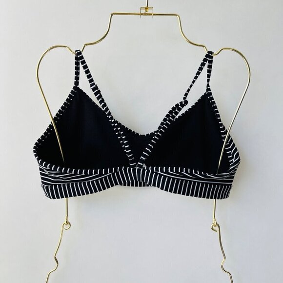 Lululemon deeper breath bra, black/white stripes, Size 10 J139 - Picture 5 of 9